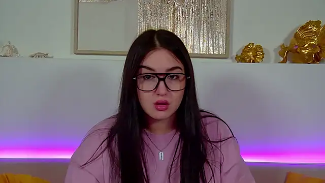 ChristinaMilton online show from 11-07-25, 06:19