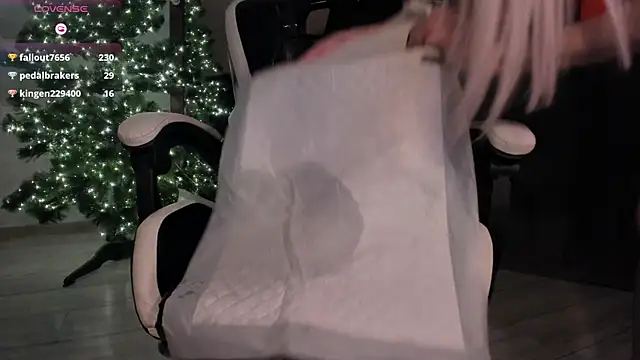 Snapshot of Lana_Younes chatting on 12-30-24, 02:08 Lana Younes online show from 12-30-24, 02:08