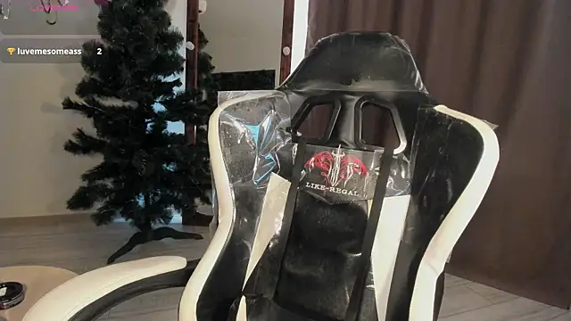 Snapshot of Lana_Younes chatting on 02-10-25, 01:22 Lana Younes online show from 02-10-25, 01:22