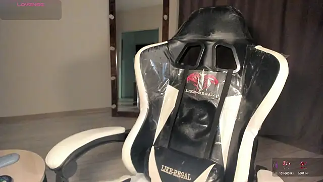 Snapshot of Lana_Younes chatting on 03-21-25, 08:40 Lana Younes online show from 03-21-25, 08:40