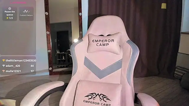 Snapshot of Lana_Younes chatting on 11-23-25, 12:27 Lana Younes online show from 11-23-25, 12:27