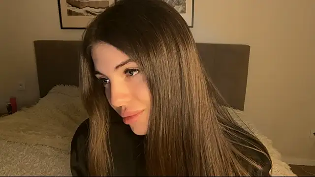 Snapshot of aryamirelle chatting on 10-31-25, 11:50 aryamirelle online show from 10-31-25, 11:50