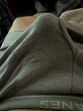 Snapshot of jrizz215 chatting on 10-23-25, 06:50 jrizz215 online show from 10-23-25, 06:50