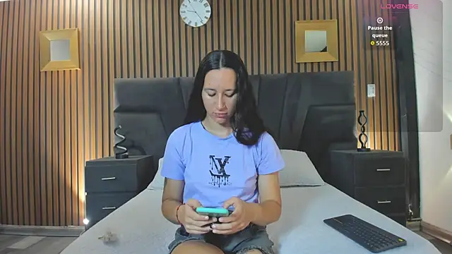 AmatistaLux  online show from 11-05-25, 02:28