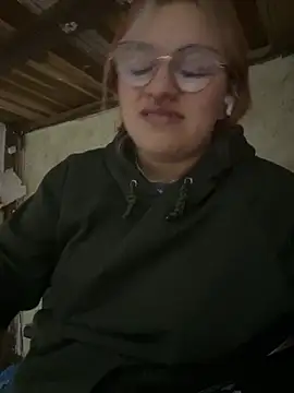 Snapshot of SophiaWeestt99 chatting on 11-22-25, 04:22 SophiaWeestt99 online show from 11-22-25, 04:22