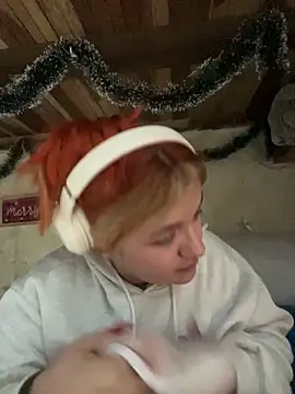 Snapshot of SophiaWeestt99 chatting on 12-18-25, 02:17 SophiaWeestt99 online show from 12-18-25, 02:17