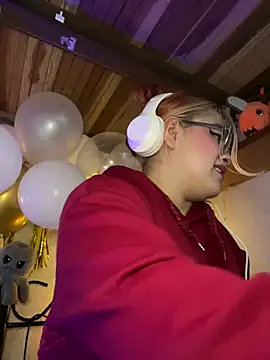 SophiaWeestt99 online show from 04-02-26, 06:55