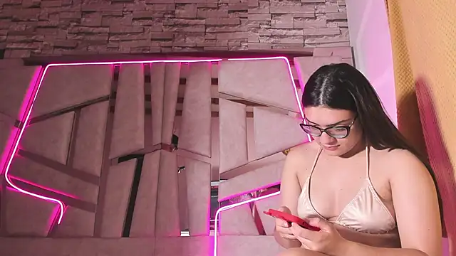 mia and austin online show from 11-15-25, 11:43