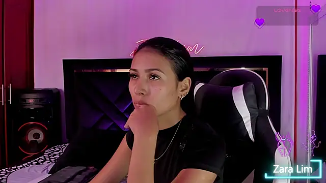 ZaraLim online show from 10-17-25, 04:31