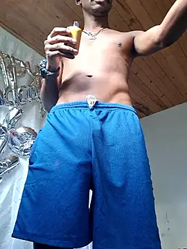 Snapshot of amarijones chatting on 10-16-25, 01:12 amarijones online show from 10-16-25, 01:12