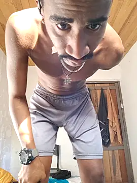 Snapshot of amarijones chatting on 10-19-25, 01:12 amarijones online show from 10-19-25, 01:12