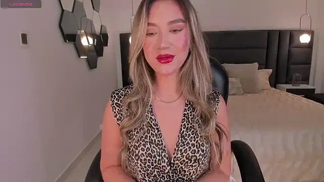 RebeccaHudson online show from 01-13-25, 05:12