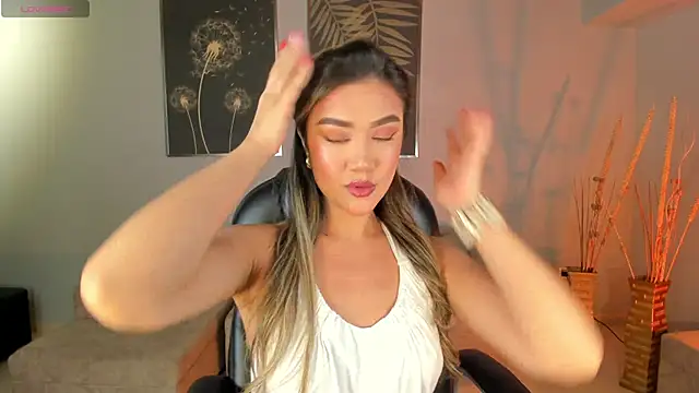 RebeccaHudson online show from 01-19-25, 02:57