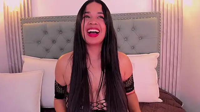 Snapshot of Aitana98_ chatting on 01-25-25, 04:23 Aitana98 online show from 01-25-25, 04:23