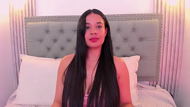 Snapshot of Aitana98_ chatting on 02-04-25, 07:18 Aitana98 online show from 02-04-25, 07:18