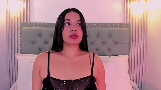 Snapshot of Aitana98_ chatting on 02-15-25, 11:14 Aitana98 online show from 02-15-25, 11:14
