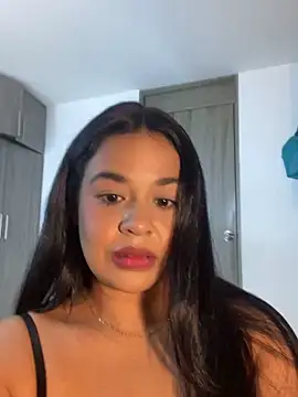 Snapshot of Aitana98_ chatting on 11-10-25, 02:21 Aitana98 online show from 11-10-25, 02:21