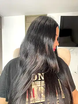 Snapshot of Aitana98_ chatting on 11-17-25, 01:22 Aitana98 online show from 11-17-25, 01:22