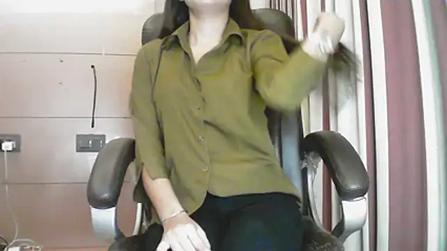 collage hoty online show from 11-28-25, 11:18