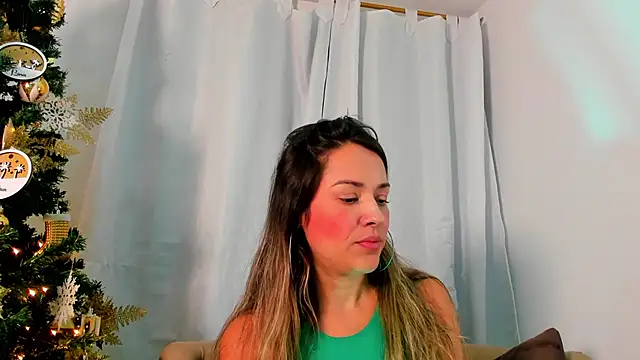 camilawm19 online show from 12-10-24, 10:49