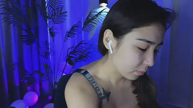 Snapshot of Deiri_Delightful chatting on 12-18-24, 06:21 Deiri Delightful online show from 12-18-24, 06:21
