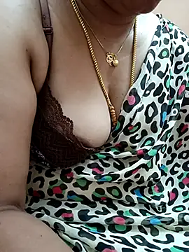 gaurika18 online show from 02-16-25, 12:19