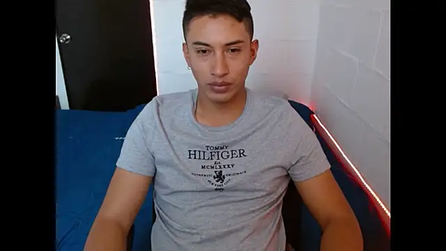 Snapshot of Davixx258 chatting on 02-04-25, 05:12 Davixx258 online show from 02-04-25, 05:12