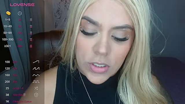 Snapshot of SofiaaCortes chatting on 12-17-24, 01:18 SofiaaCortes online show from 12-17-24, 01:18