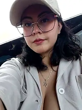 lara moon25 online show from 01-10-26, 06:31