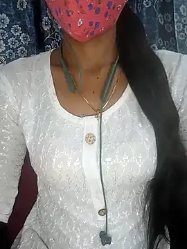 Snapshot of Miakhalifatamil chatting on 12-14-24, 04:42 Miakhalifatamil online show from 12-14-24, 04:42