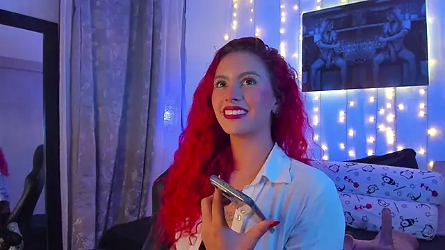 Snapshot of Sophiee_Hill chatting on 01-10-25, 04:33 Sophiee Hill online show from 01-10-25, 04:33