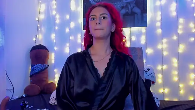 Snapshot of Sophiee_Hill chatting on 01-12-25, 09:19 Sophiee Hill online show from 01-12-25, 09:19