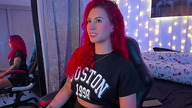 Snapshot of Sophiee_Hill chatting on 01-13-25, 06:49 Sophiee Hill online show from 01-13-25, 06:49