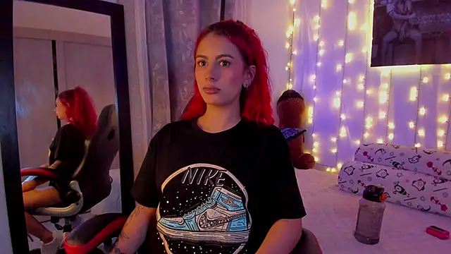 Snapshot of Sophiee_Hill chatting on 01-31-25, 05:51 Sophiee Hill online show from 01-31-25, 05:51