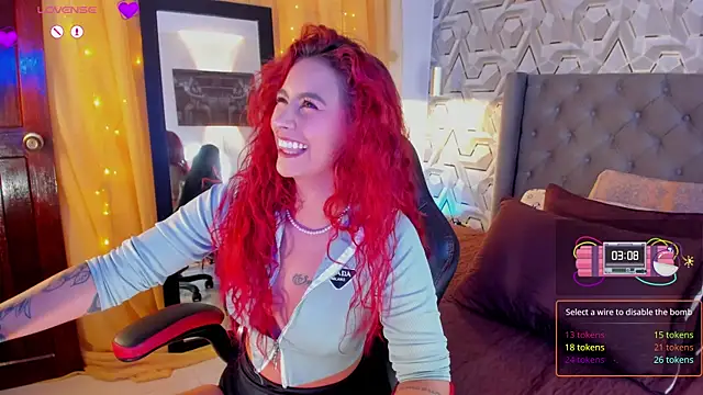 Snapshot of Sophiee_Hill chatting on 09-17-25, 09:27 Sophiee Hill online show from 09-17-25, 09:27