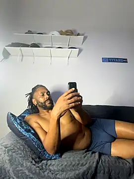 Snapshot of bigdinca chatting on 10-10-25, 04:33 bigdinca online show from 10-10-25, 04:33