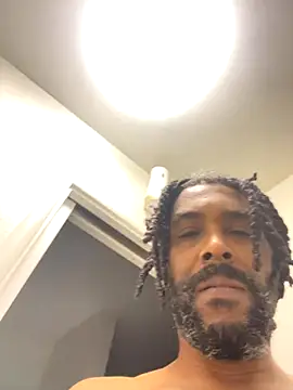 Snapshot of bigdinca chatting on 11-16-25, 12:11 bigdinca online show from 11-16-25, 12:11