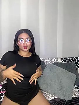 Snapshot of camianddanna chatting on 01-19-25, 12:38 camianddanna online show from 01-19-25, 12:38