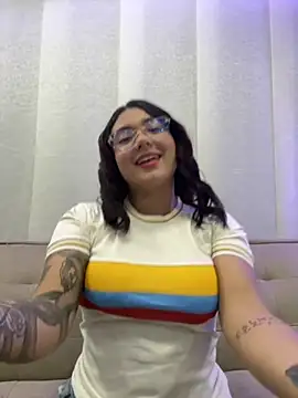 Snapshot of camianddanna chatting on 11-15-25, 11:21 camianddanna online show from 11-15-25, 11:21