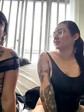 Snapshot of camianddanna chatting on 12-02-25, 02:23 camianddanna online show from 12-02-25, 02:23