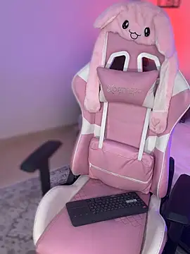 ashlyrey-1 online show from 12-17-25, 10:16