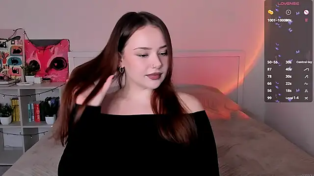 Snapshot of LittleKiitten chatting on 10-23-25, 01:43 LittleKiitten online show from 10-23-25, 01:43