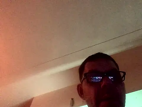 Snapshot of kasper9677 chatting on 03-16-25, 07:49 kasper9677 online show from 03-16-25, 07:49