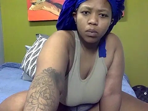 GoldenPussyXOXO online show from 12-03-25, 11:58