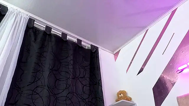 Kitten Hot  online show from 10-29-25, 12:57