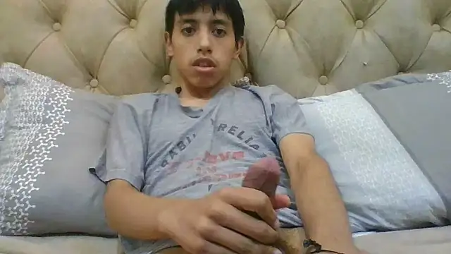 Snapshot of danuel23 chatting on 12-11-24, 08:07 danuel23 online show from 12-11-24, 08:07