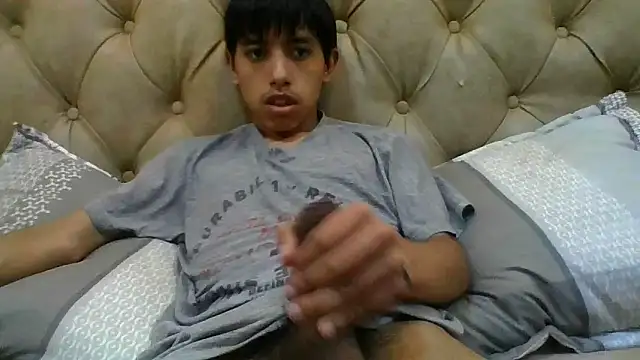 Snapshot of danuel23 chatting on 12-13-24, 07:32 danuel23 online show from 12-13-24, 07:32