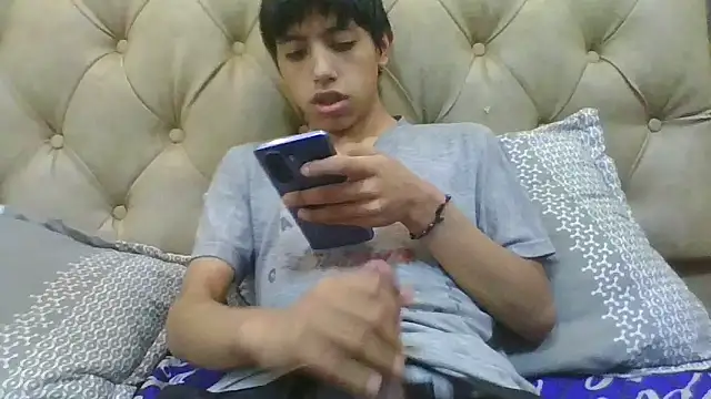 Snapshot of danuel23 chatting on 12-26-24, 03:20 danuel23 online show from 12-26-24, 03:20