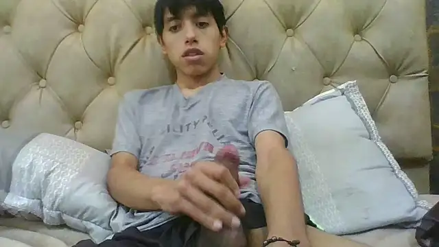 Snapshot of danuel23 chatting on 12-27-24, 06:53 danuel23 online show from 12-27-24, 06:53