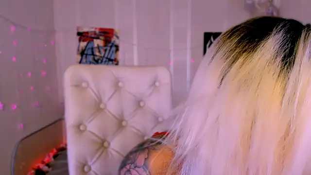 Snapshot of _Ravenaa chatting on 10-11-25, 09:30 Ravenaa online show from 10-11-25, 09:30